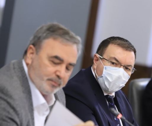 Отчитаме първи крачки от края на третата вълна с много